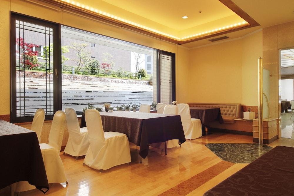 Hotel Hiroshima Garden Palace Exterior foto