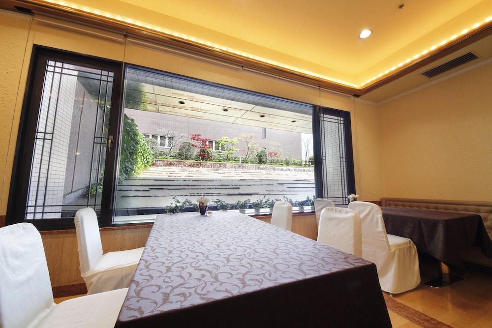 Hotel Hiroshima Garden Palace Exterior foto